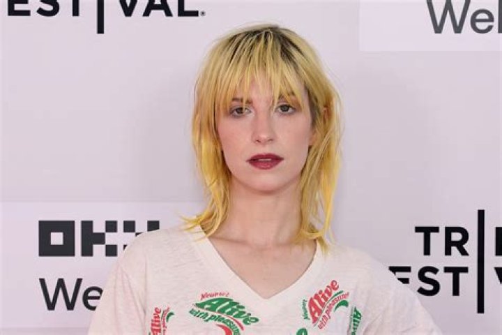How To Build A Net Worth Like Hayley Williams: A Guide For Musicians